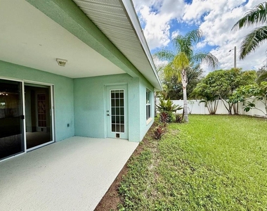 1914 Peaceful Palm Street - Photo Thumbnail 41