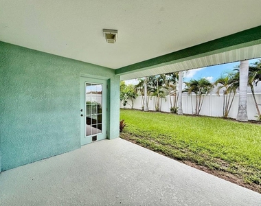 1914 Peaceful Palm Street - Photo Thumbnail 38