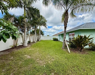 1914 Peaceful Palm Street - Photo Thumbnail 45