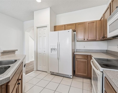 571 Shoreham Court Ne - Photo Thumbnail 28
