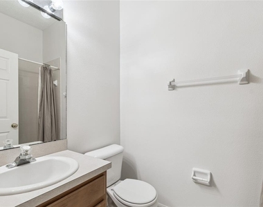 571 Shoreham Court Ne - Photo Thumbnail 51