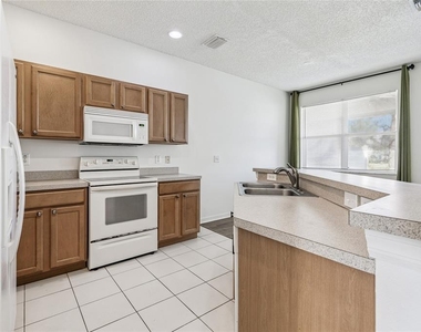 571 Shoreham Court Ne - Photo Thumbnail 25