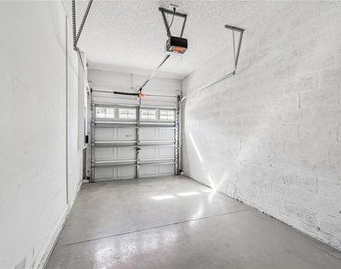 571 Shoreham Court Ne - Photo Thumbnail 57
