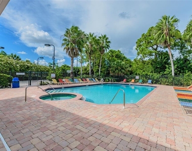 571 Shoreham Court Ne - Photo Thumbnail 81