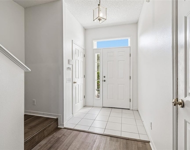 571 Shoreham Court Ne - Photo Thumbnail 12