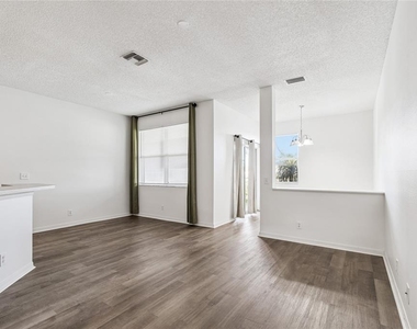 571 Shoreham Court Ne - Photo Thumbnail 19