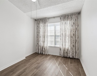 571 Shoreham Court Ne - Photo Thumbnail 54
