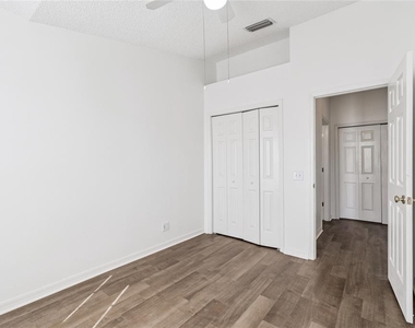 571 Shoreham Court Ne - Photo Thumbnail 56