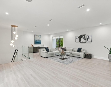 5341 Lake Pearl Court - Photo Thumbnail 38