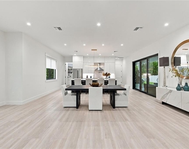 5341 Lake Pearl Court - Photo Thumbnail 6