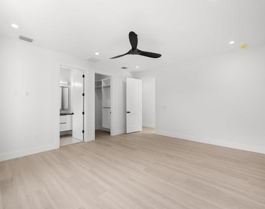 5341 Lake Pearl Court - Photo Thumbnail 51