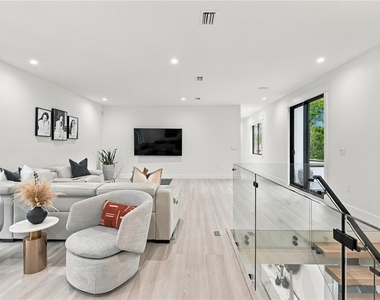 5341 Lake Pearl Court - Photo Thumbnail 44