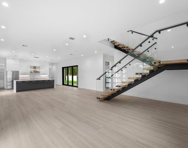 5341 Lake Pearl Court - Photo Thumbnail 7
