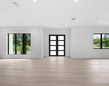 5341 Lake Pearl Court - Photo Thumbnail 12