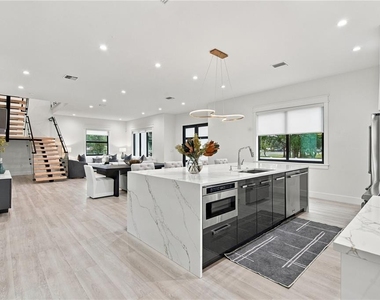 5341 Lake Pearl Court - Photo Thumbnail 17