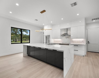 5341 Lake Pearl Court - Photo Thumbnail 14