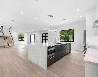 5341 Lake Pearl Court - Photo Thumbnail 16