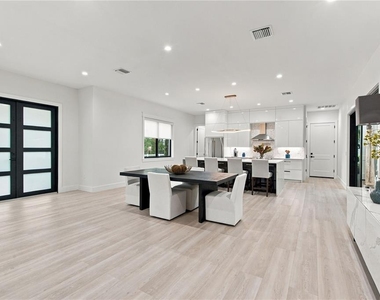 5341 Lake Pearl Court - Photo Thumbnail 11