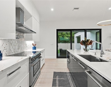 5341 Lake Pearl Court - Photo Thumbnail 24