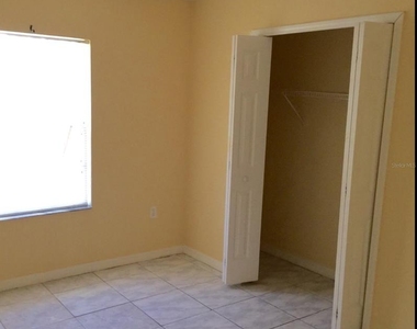 916 Knight Street - Photo Thumbnail 10