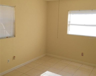 916 Knight Street - Photo Thumbnail 11