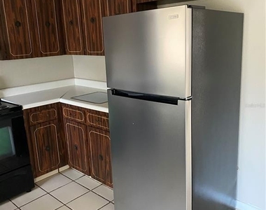 916 Knight Street - Photo Thumbnail 3
