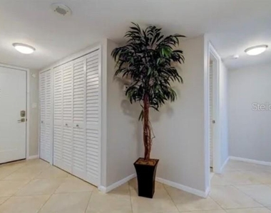 400 Island Way - Photo Thumbnail 12