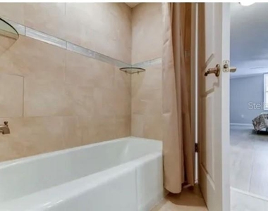 400 Island Way - Photo Thumbnail 17
