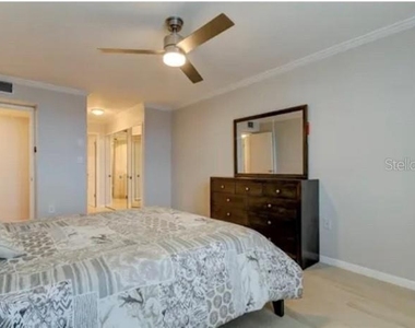 400 Island Way - Photo Thumbnail 15