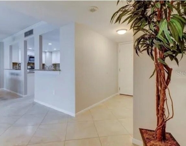 400 Island Way - Photo Thumbnail 11