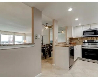 400 Island Way - Photo Thumbnail 9