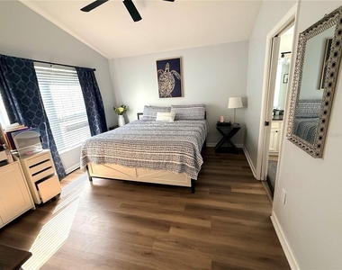 5825 Meadowpark Place - Photo Thumbnail 4