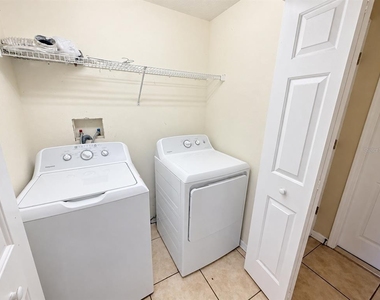 6509 Bridgecrest Drive - Photo Thumbnail 14