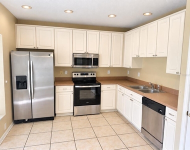 6509 Bridgecrest Drive - Photo Thumbnail 4