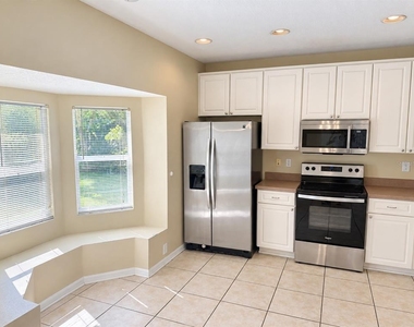 6509 Bridgecrest Drive - Photo Thumbnail 5