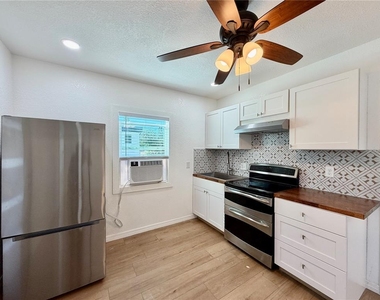 3827 2nd Avenue N - Photo Thumbnail 5
