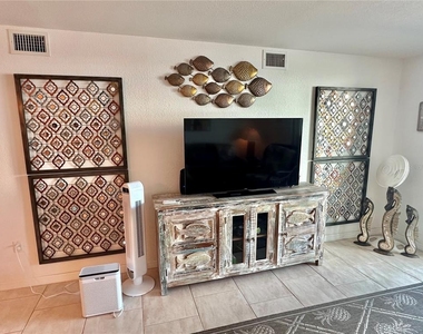 6035 Sea Ranch Drive - Photo Thumbnail 11