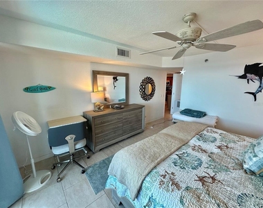 6035 Sea Ranch Drive - Photo Thumbnail 15