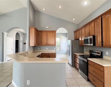 8832 Kensington Court - Photo Thumbnail 15