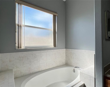 8832 Kensington Court - Photo Thumbnail 39