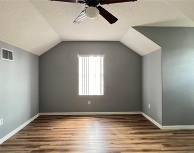 8832 Kensington Court - Photo Thumbnail 42