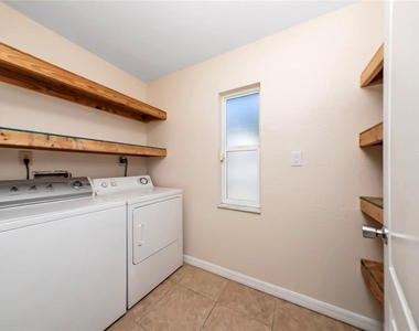 571 Imperial Place - Photo Thumbnail 5