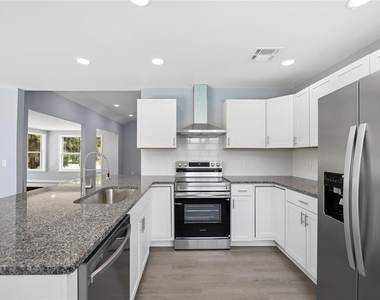 1326 East Avenue - Photo Thumbnail 11