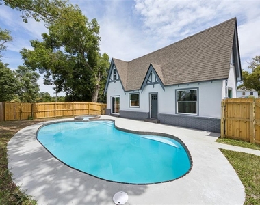1326 East Avenue - Photo Thumbnail 24