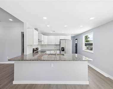 1326 East Avenue - Photo Thumbnail 9