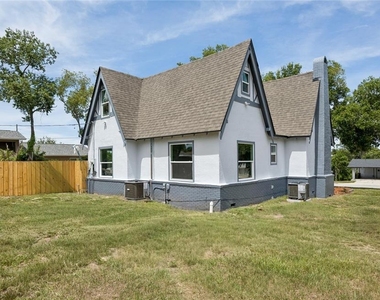 1326 East Avenue - Photo Thumbnail 2