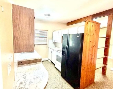 1004 George Street - Photo Thumbnail 9