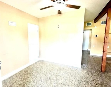 1004 George Street - Photo Thumbnail 2