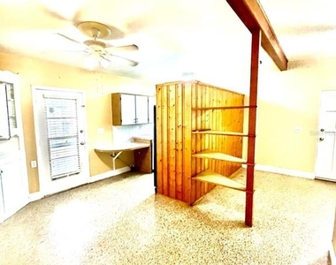 1004 George Street - Photo Thumbnail 7