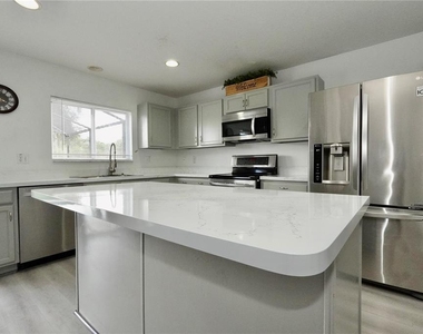 16919 Sunrise Vista Drive - Photo Thumbnail 8